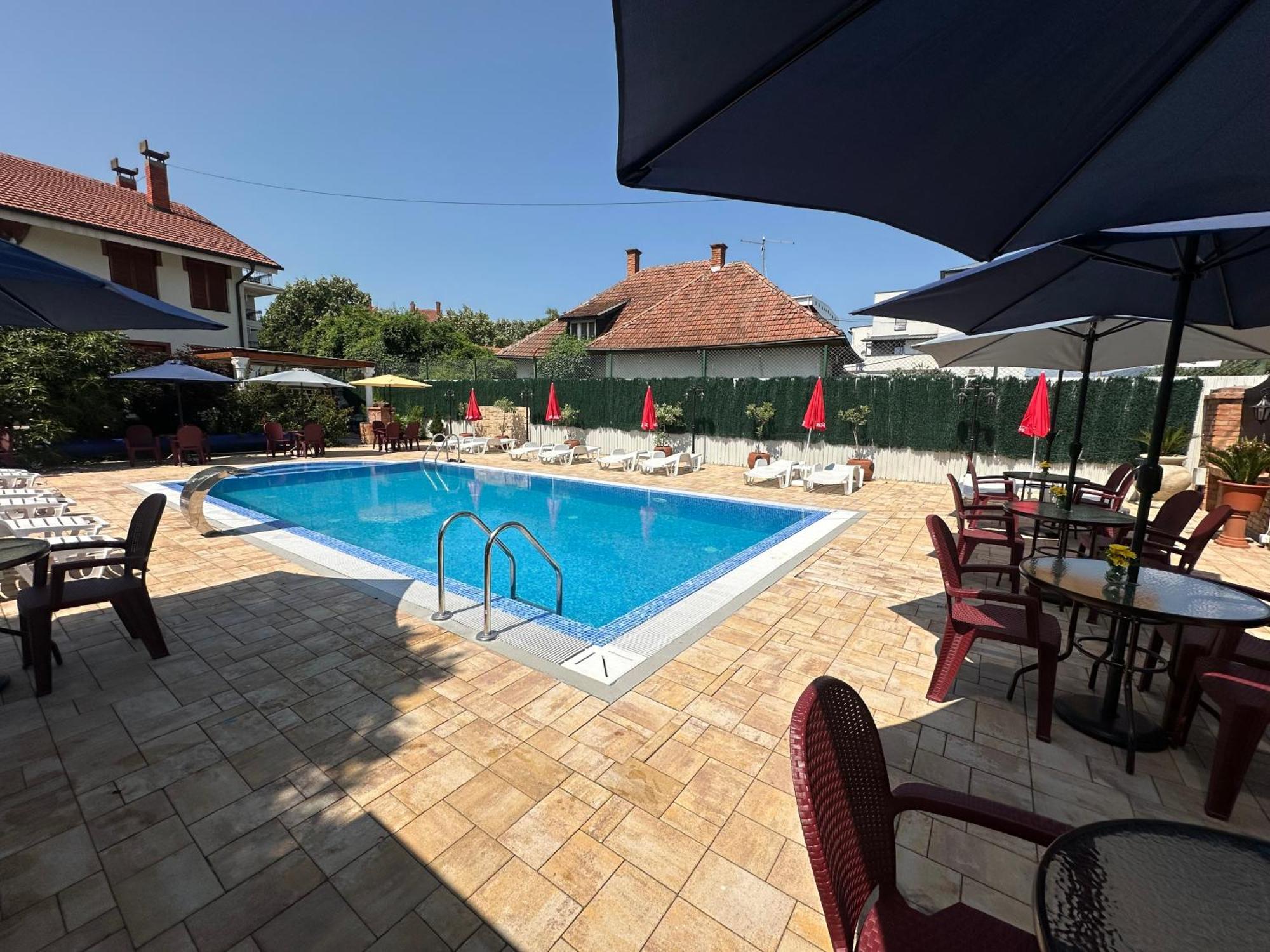 Smestaj Tea Sa Dva Bazena Vrnjačka Banja Exterior foto